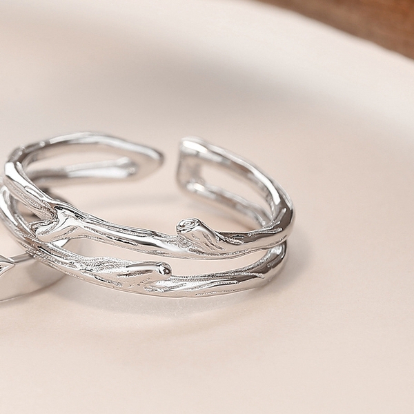 Sterling silver ring(23)