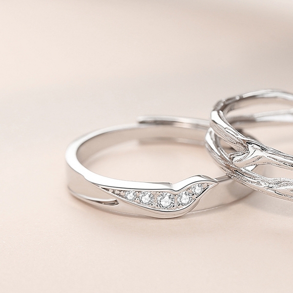 Sterling silver ring(24)