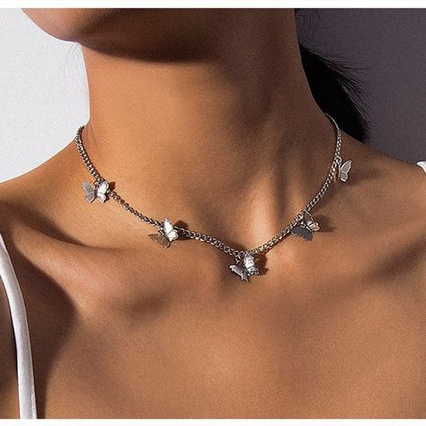 a model wearing the stainless steel jewelry necklace